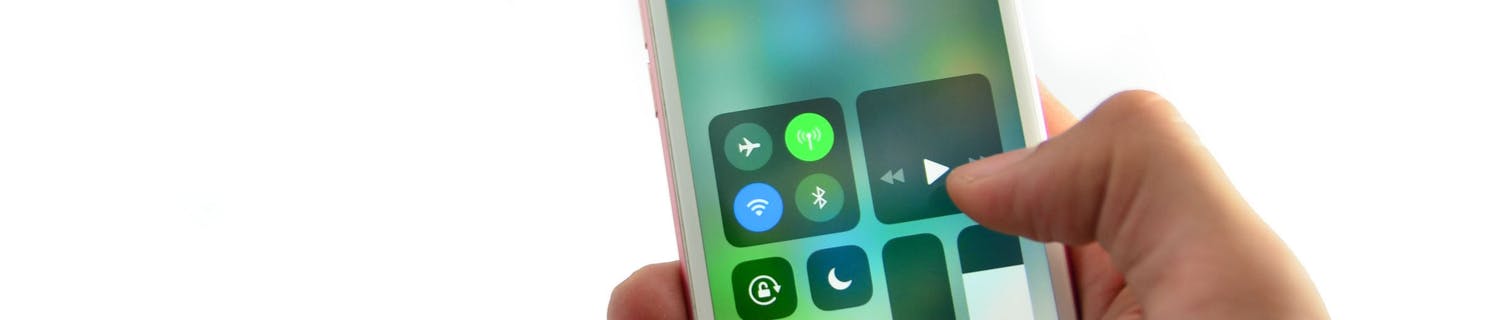 Apple iOS 11 -järjestelmän uusittu Ohjauskeskus ei sammuta wlan- ja bluetooth-yhteyksiä kokonaan